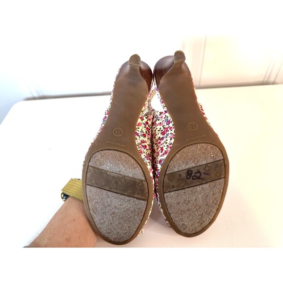 Etienne Aigner Heels Women's Pink Floral Size 7.5 US Peep Toe Sling Back - Picture 8 of 8